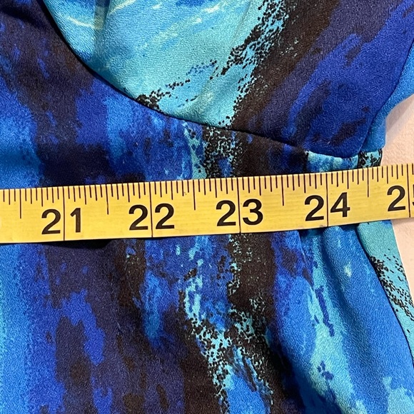 🌺CATHERINES Colorful Tunic Top🌺 - Picture 6 of 16